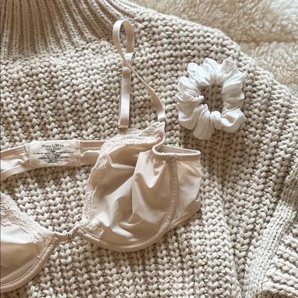 Simply Vera Wang Nude bra - Picture 2 of 6